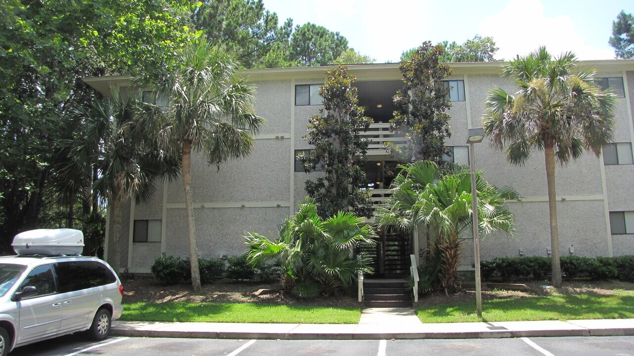 45 Folly Field Rd in Hilton Head Island, SC - Building Photo