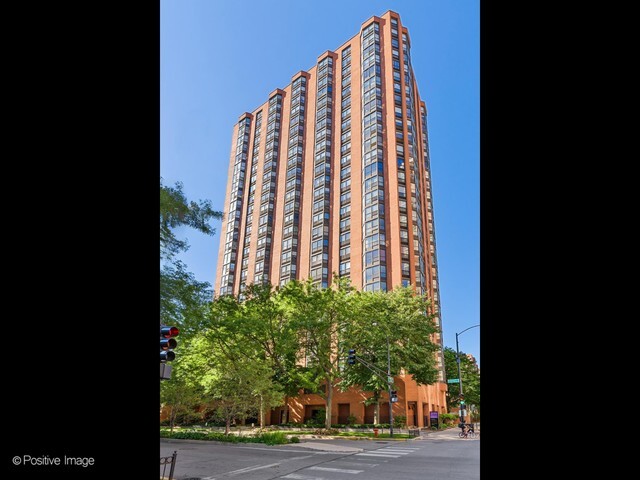 899 S Plymouth Ct, Unit 2503 in Chicago, IL - Building Photo