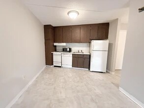 147 Turner Rd, Unit 98 in Holliston, MA - Foto de edificio - Building Photo