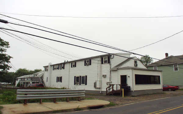 Streamside Apartments in Helmetta, NJ - Building Photo