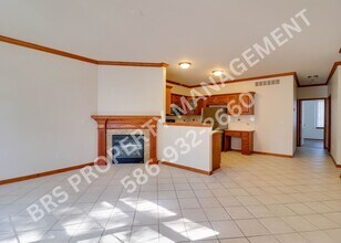 14495 Vauxhall Dr in Sterling Heights, MI - Foto de edificio - Building Photo
