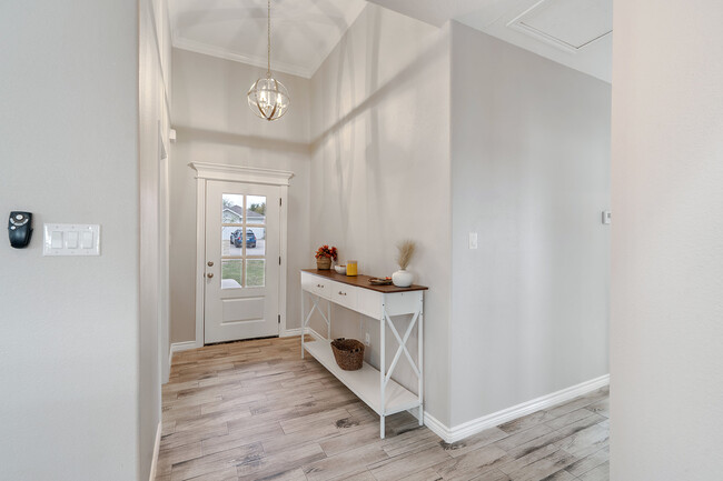 77 Yvonne Dr in Del Rio, TX - Building Photo - Building Photo