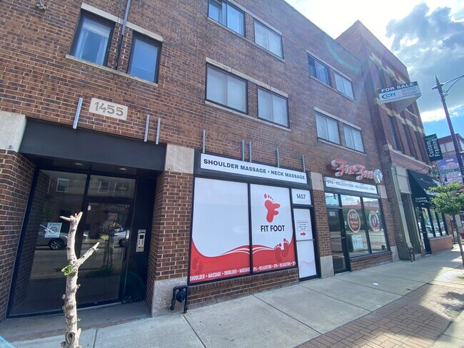 property at 1455 W Fullerton Ave