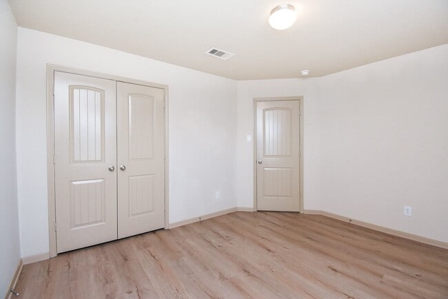 2106 Harmon Crest Ct