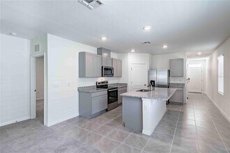 4827 Cranberry Wy in Lakeland, FL - Building Photo - Building Photo