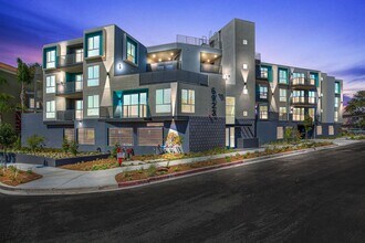 kit692 in Los Angeles, CA - Foto de edificio - Building Photo