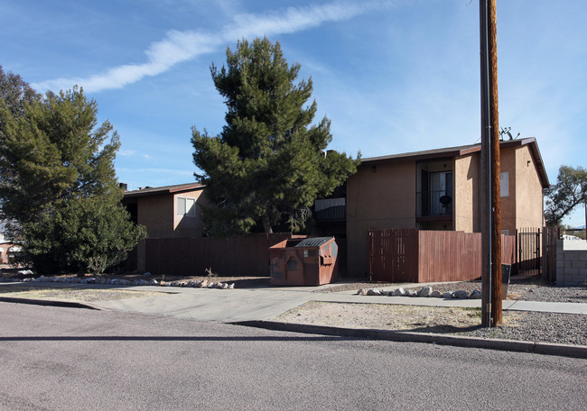 Arizona Manor in Tucson, AZ - Building Photo - Building Photo