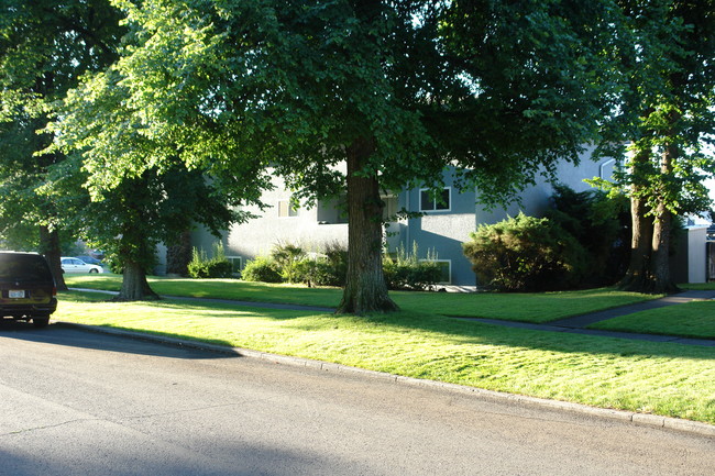 1321 N Cincinnati St in Spokane, WA - Building Photo - Building Photo