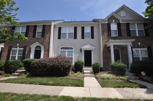 4923 Sunburst Ln in Charlotte, NC - Building Photo