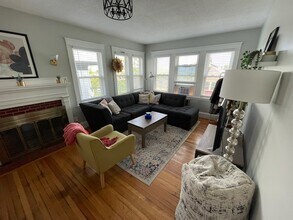 10 Arbroth St, Unit #2 in Boston, MA - Foto de edificio - Building Photo