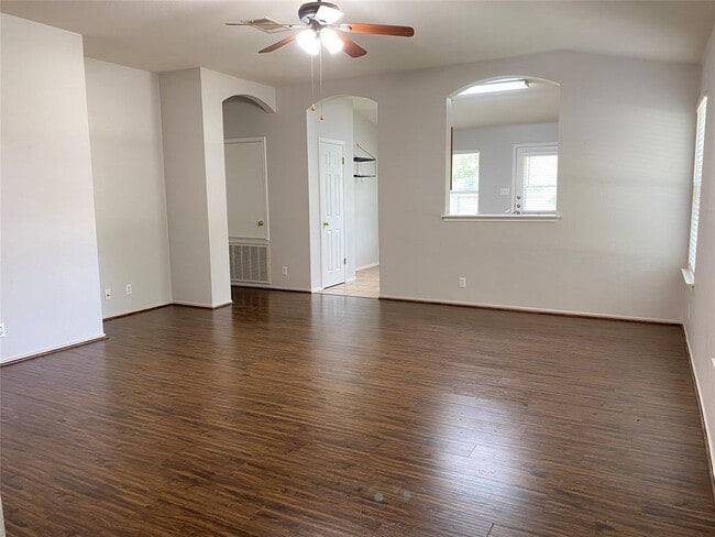 723 Blair Ave in Bastrop, TX - Building Photo - Building Photo