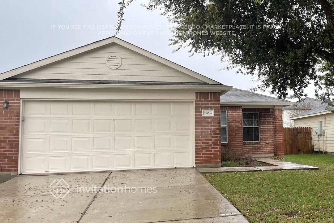 29035 Village Creek Loop in Spring, TX - Building Photo