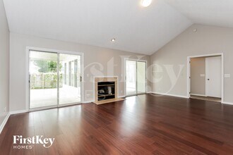 789 Hickory Lakes Dr E in Jacksonville, FL - Building Photo - Building Photo