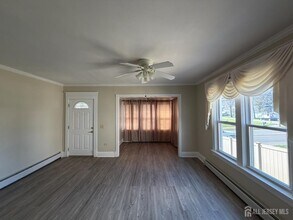 628 Grove Ave in Edison, NJ - Building Photo - Building Photo