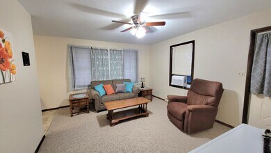 355 Blaine Ave in Elkins, WV - Foto de edificio - Building Photo