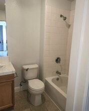 1353 Gordon Ln in Santa Rosa, CA - Building Photo - Building Photo