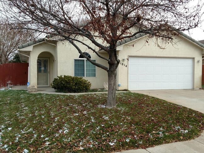 property at 1014 Pinecrest Dr