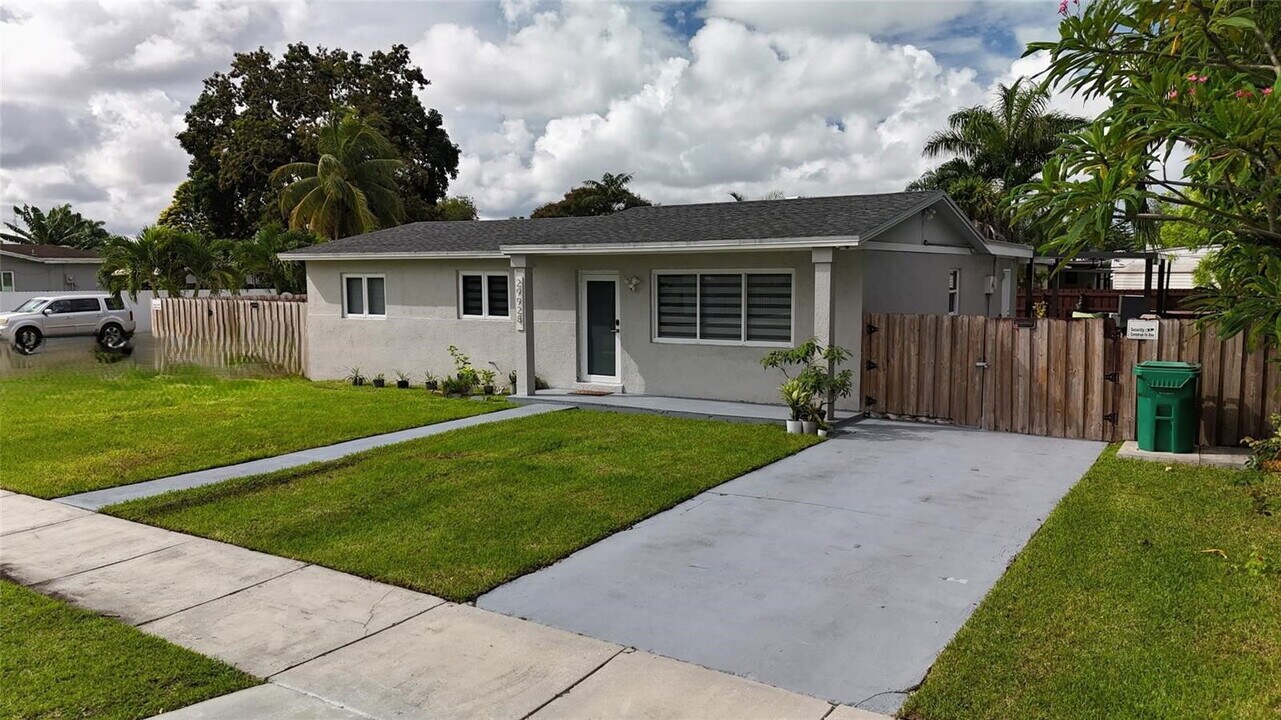 19928 SW 159th Dr in Homestead, FL - Building Photo