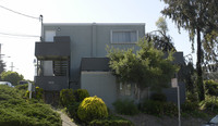 4812-4814 Tompkins Ave in Oakland, CA - Foto de edificio - Building Photo