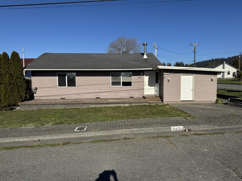 2464 Roy Ave in Crescent City, CA - Building Photo