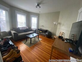 9 Taft St, Unit 1 in Boston, MA - Building Photo
