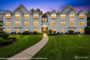 108 Prestwick Way in Edison, NJ - Building Photo