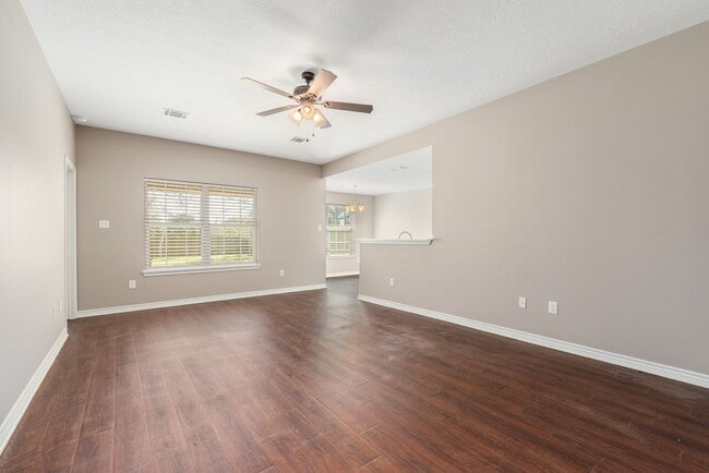 Newly Renovated 3 bed, 2 bath home on cul- in Bryan, TX - Building Photo - Building Photo