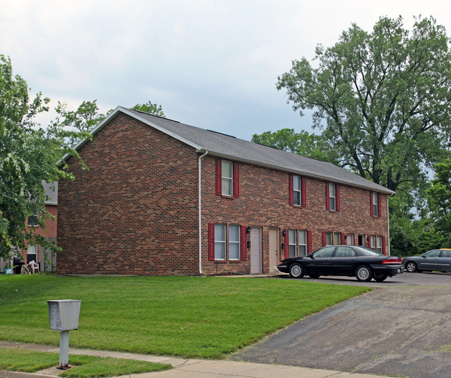 142-158 Brusman Dr in Vandalia, OH - Foto de edificio - Building Photo