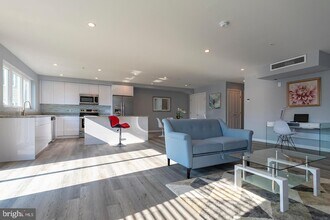 808 W Norris St-Unit -C in Philadelphia, PA - Building Photo - Building Photo