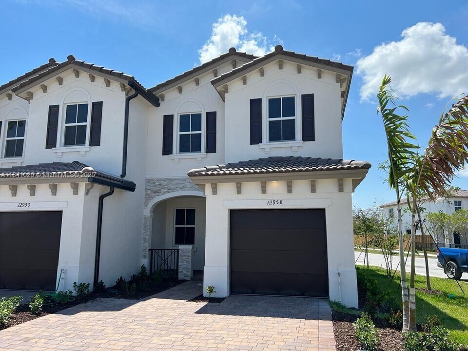12958 NW 23rd Pl in Miami Shores, FL - Building Photo