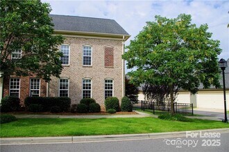 916 Gardners Way in Cornelius, NC - Building Photo - Building Photo