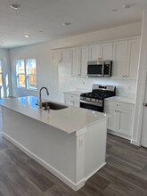 6088 E Giavanna Ave in Fresno, CA - Foto de edificio - Building Photo