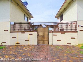 1908 Rexford Dr in Las Vegas, NV - Building Photo - Building Photo