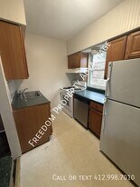 1305 Stem St in Pittsburgh, PA - Building Photo