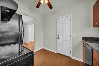1407 E 14 Mile Rd in Birmingham, MI - Building Photo - Building Photo