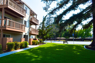 Saratoga Savoy Apartments in San Jose, CA - Building Photo - Building Photo