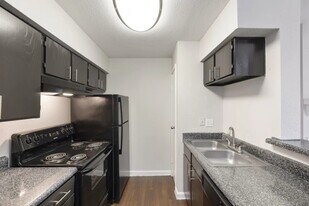 2800 Ashford Trail Dr in Houston, TX - Building Photo