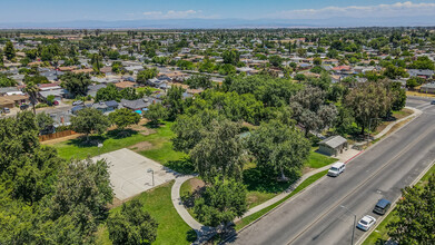 705 Green Way in Madera, CA - Building Photo - Building Photo