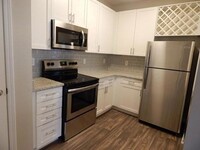 6210 Peachtree Dunwoody Rd, Unit 10-206 in Sandy Springs, GA - Building Photo - Building Photo