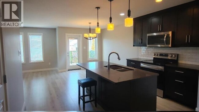 518 Devonia Rd W in Lethbridge, AB - Building Photo - Building Photo