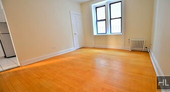 305 W 45th St in New York, NY - Building Photo