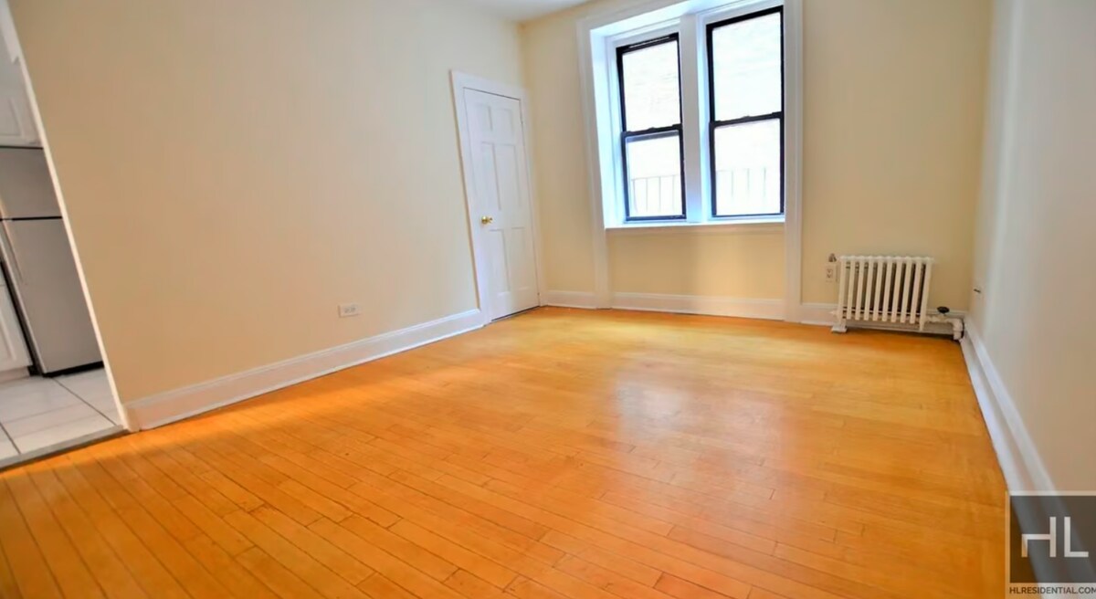 WEST 45 STREET in New York, NY - Building Photo