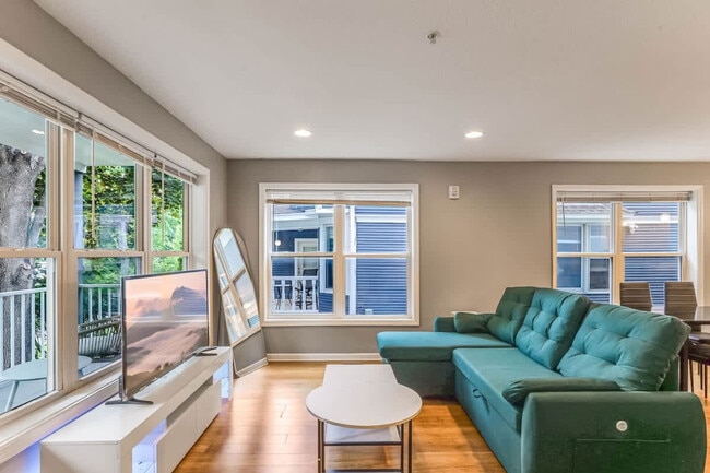property at 2424 Lyndale Ave S