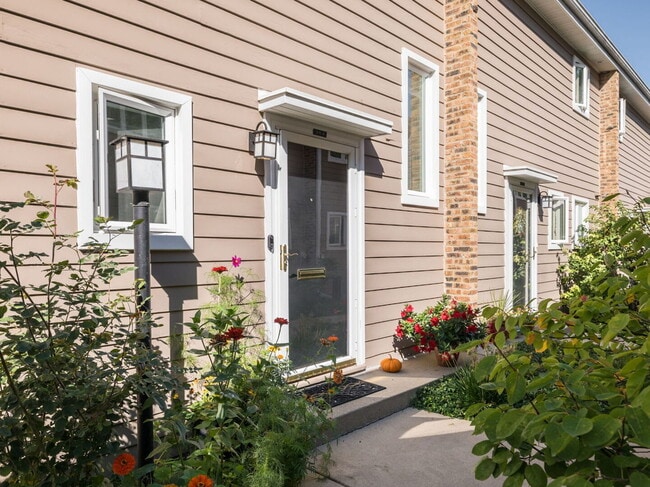 property at 315 Hawthorn Ave E