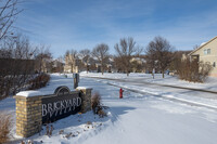 344-358 Brickyard Dr in Chaska, MN - Foto de edificio - Building Photo