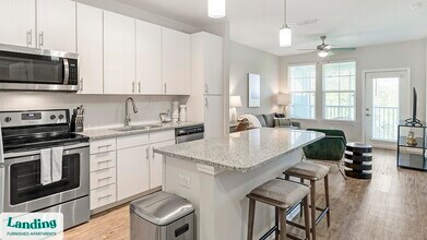 2300 Tapestry Park Dr in Land O Lakes, FL - Foto de edificio - Building Photo