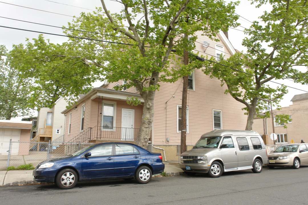 87-89 1st St in Perth Amboy, NJ - Building Photo