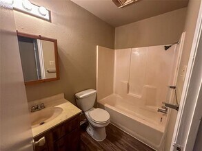 1226 W Hunt St in Sherman, TX - Building Photo - Building Photo
