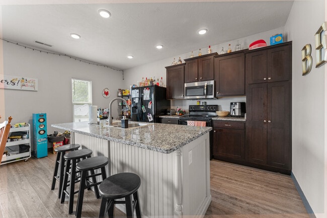 807 South Ave, Unit B in Springfield, MO - Building Photo - Building Photo