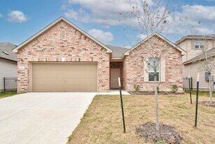 8200 Knoxville Trl in Austin, TX - Building Photo